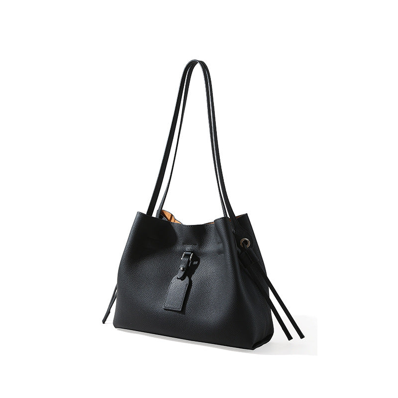 Luxury Genuine Leather Women's Fashionable Shoulder Bag Unique Design with Spacious Capacity and Elegant Mother Daughter Style