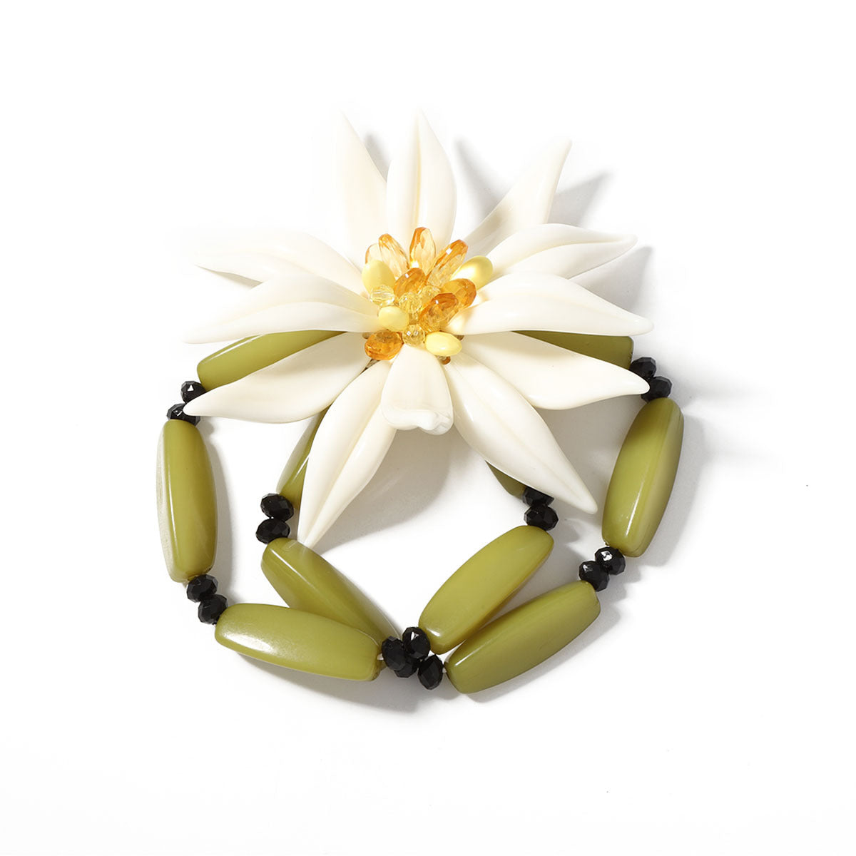 Stylish Oversized White Resin Flower Pendant Stackable Bracelet – Unique Layered Design for a Chic Statement