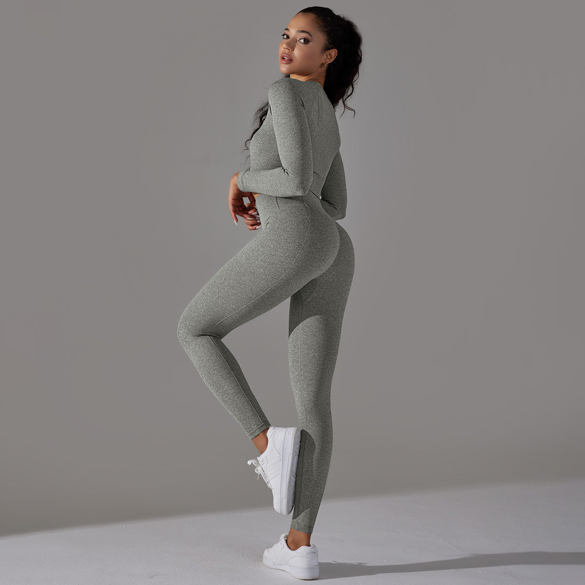 Seamless Long Sleeve Workout Set Quick Dry Breathable and Butt Lifting Sports Leggings for Running and Yoga