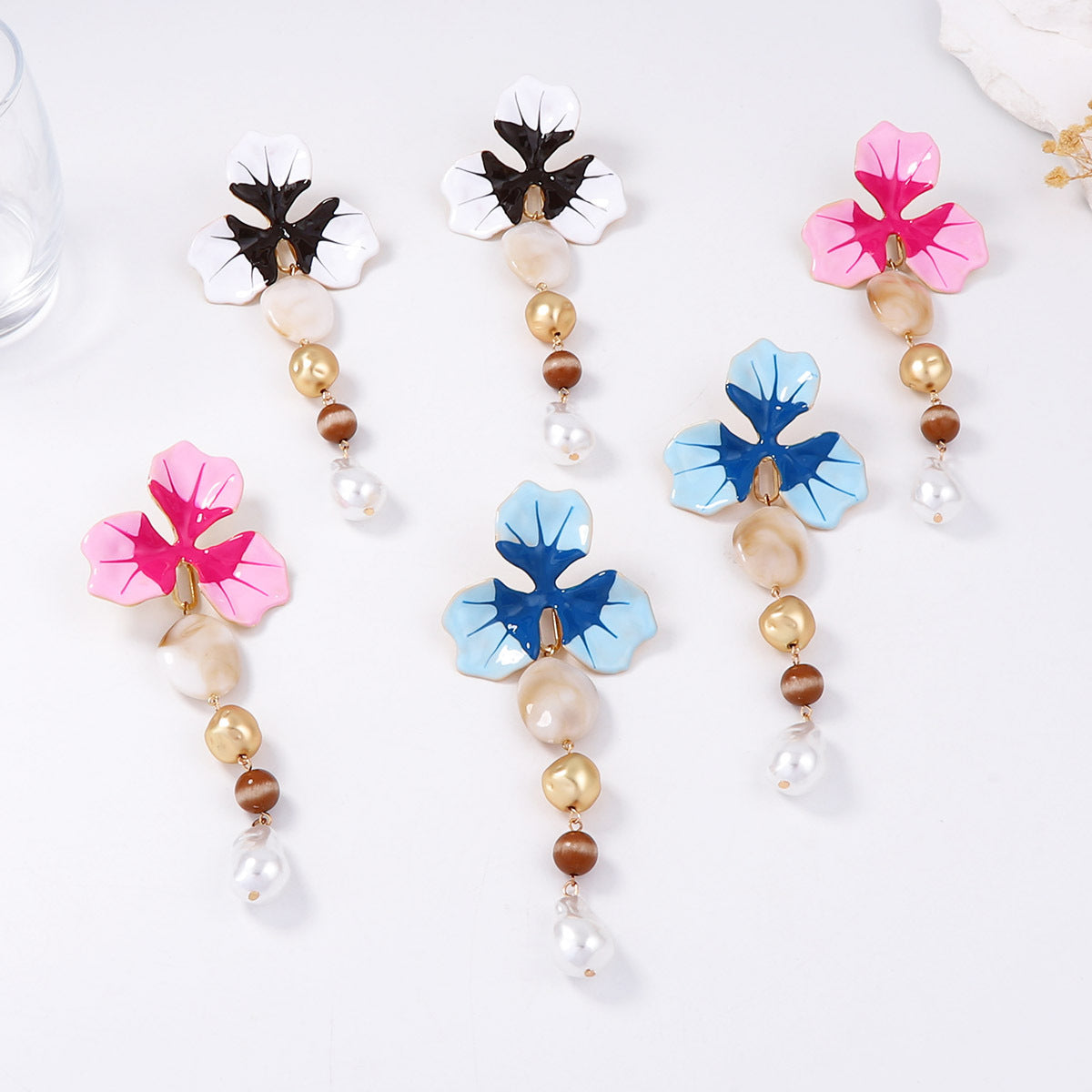 Elegant Luxe Alloy and Resin Y-Shaped Necklace for Women – Stunning Drip Oil Floral Bead Design for a Touch of Sophistication
