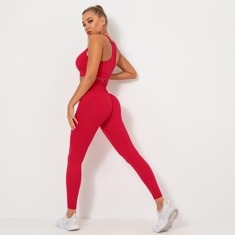 Seamless Solid Color Butt Lifting Peach Butt Sports Bra and Leggings Set for Yoga Running and Fitness Activities