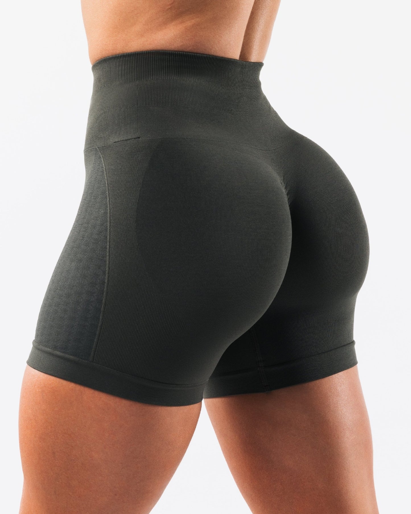 Ultra Soft Seamless High Waisted Tummy Control Full Length Yoga Shorts with Butt Lift Design for Gym Fitness and Everyday Wear