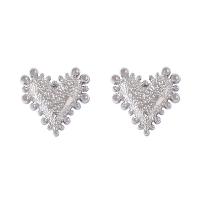 Chic Minimalist Alloy Hammered Heart-Shaped Stud Earrings with Round Bead Accents – Timeless Everyday Jewelry for Any Occasion