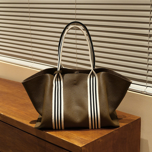 Durable Grain Leather Tote Bag Spacious Vintage Inspired Shoulder Bag for Daily Use