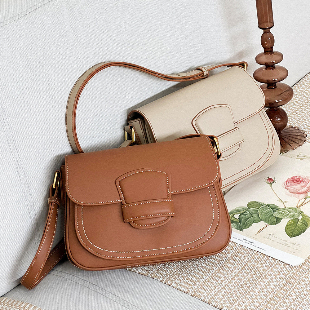 Luxury Leather Shoulder Bag for Women Fall Winter Crossbody Messenger Bag with Flap Closure and Saddle Design