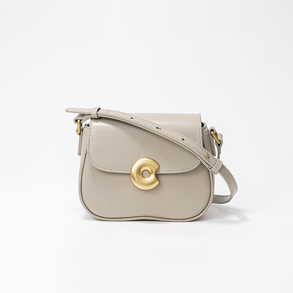 Chic Saddle Bag Minimalist Retro Style Leather Shoulder Bag for Women Versatile Crossbody Purse Ideal for Commuting and Everyday Fashion