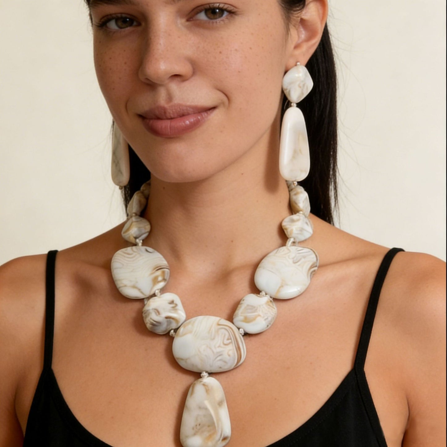 Stylish and Unique Irregular Geometric Gradient Color Beaded Necklace and Earring Set for Women – Perfect for Any Occasion!