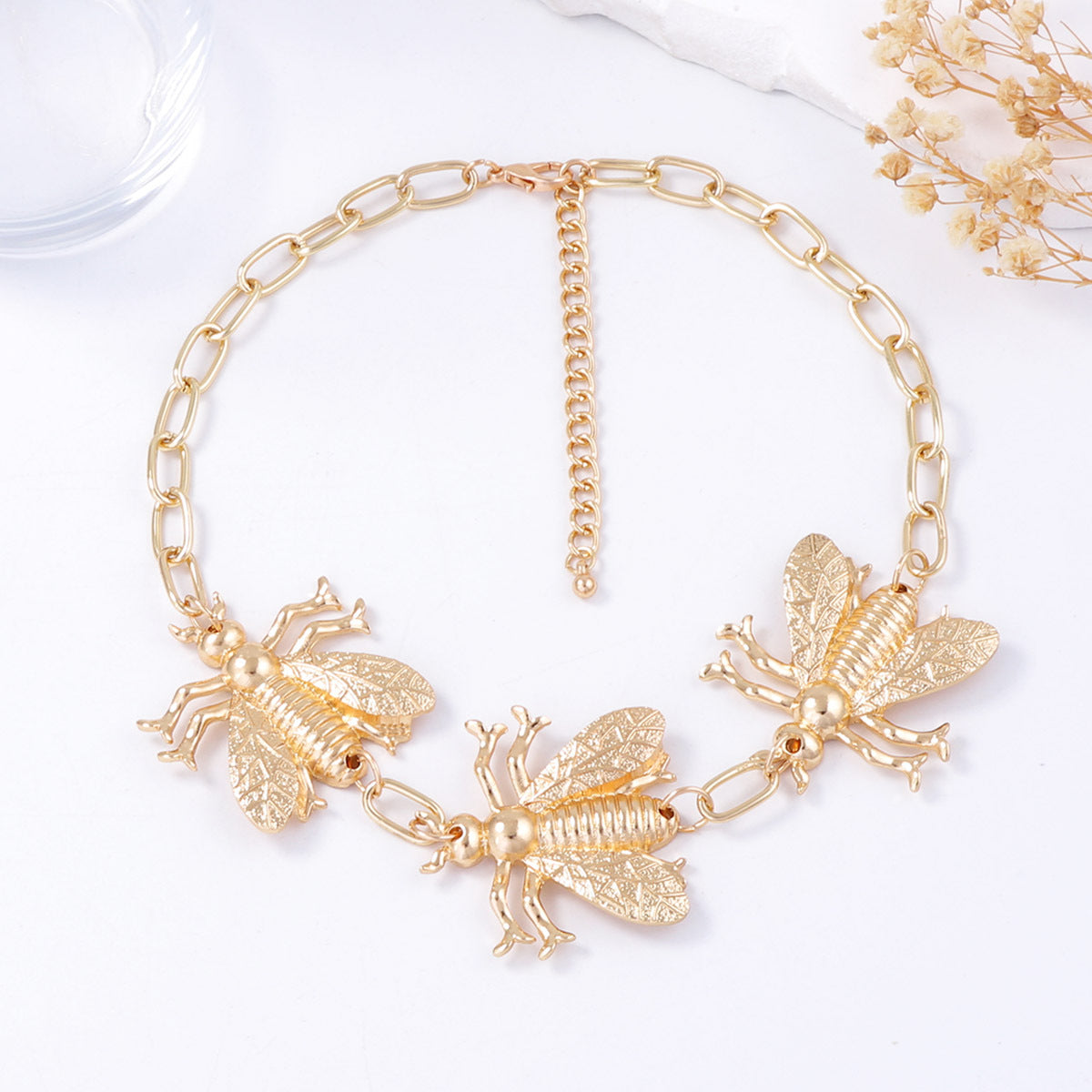 Unique Statement Alloy Animal-Insect Layered Choker Necklace - Exquisite Hip-Hop Punk Style for Bold Fashion Lovers