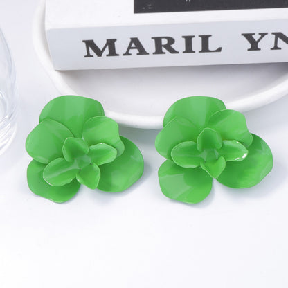 Stylish Vintage-Inspired Metal Flower Stud Earrings – Elegant and Versatile Lightweight Jewelry for Everyday Wear