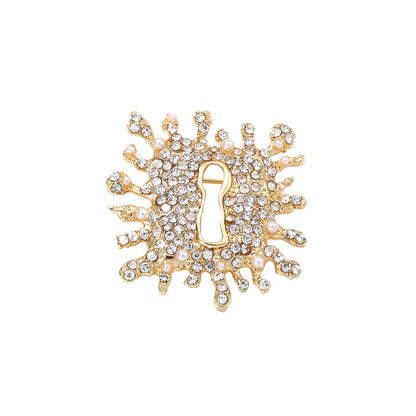 Elegant Vintage Alloy Full Diamond Lock Keyhole Brooch - Luxurious and Sophisticated Women’s Accessory for Timeless Style