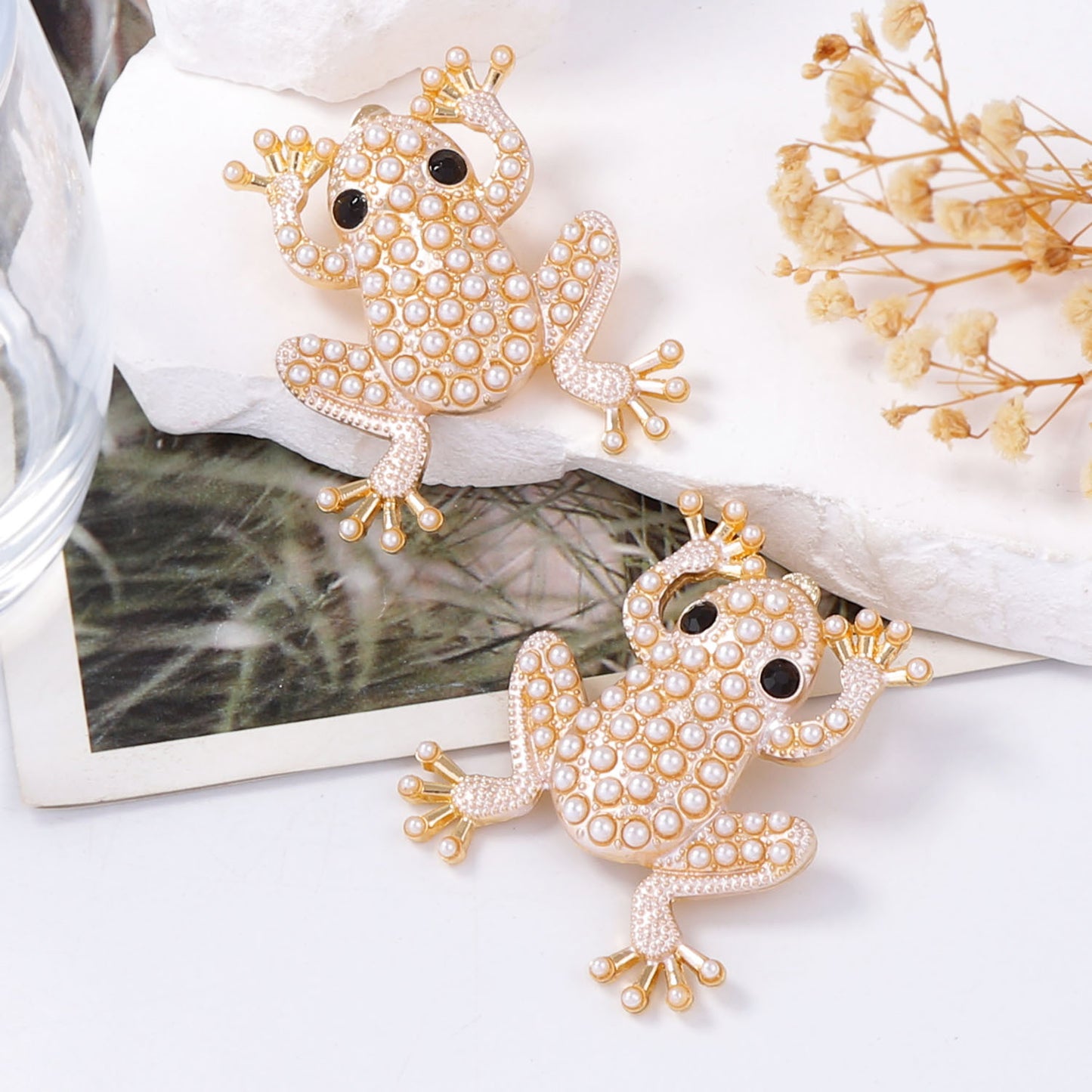 Exquisite Creative Alloy Frog Ear Studs with Shimmering Zircon and Imitation Pearl - Unique Animal-Inspired Jewelry for Stylish Women