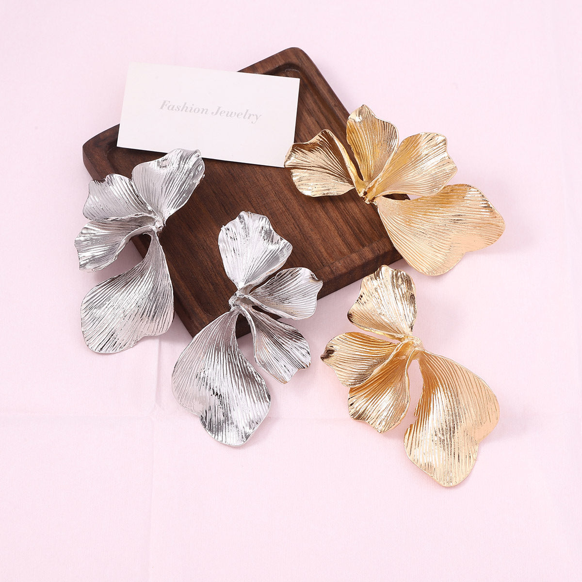 Chic Luxury Multi-Layer Vintage Texture Petal Earrings – Unique Versatile Design for Effortless Elegance