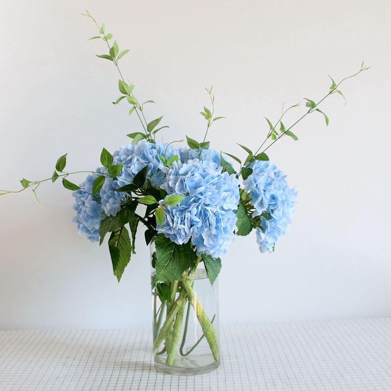 Lifelike 3D Touch Hydrating Faux Hydrangea Flowers - Perfect for Hotel Decor, Wedding Arrangements, and Event Styling