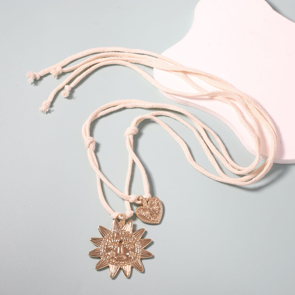 Stylish Casual Alloy Heart-Shaped Sun Pendant Necklace - Long Layered Design for Effortless Versatility