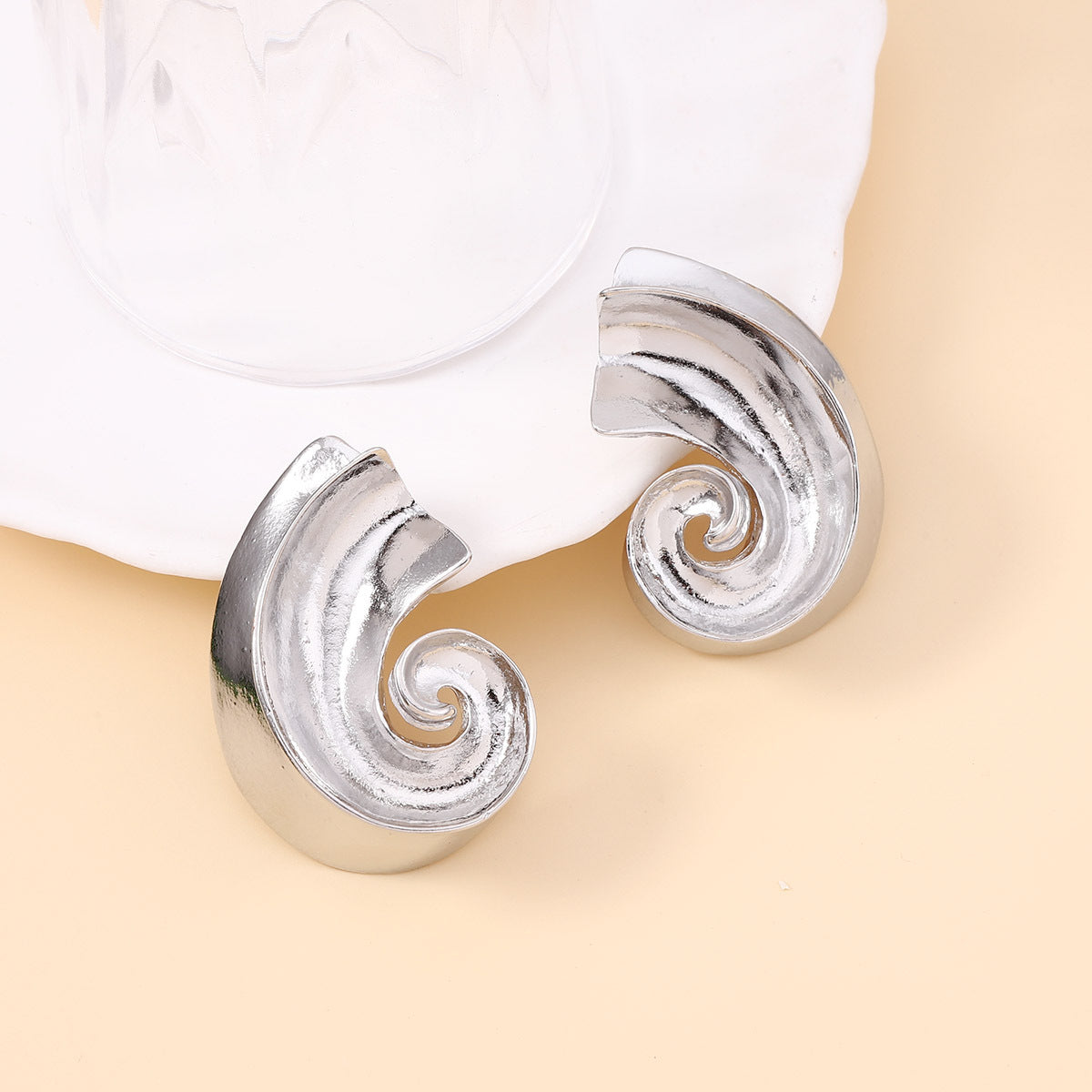 Stylish Vintage-Inspired Textured Half-Circle Metal Earrings – Unique Irregular Heavy Metal Studs for Trendy Fashionistas