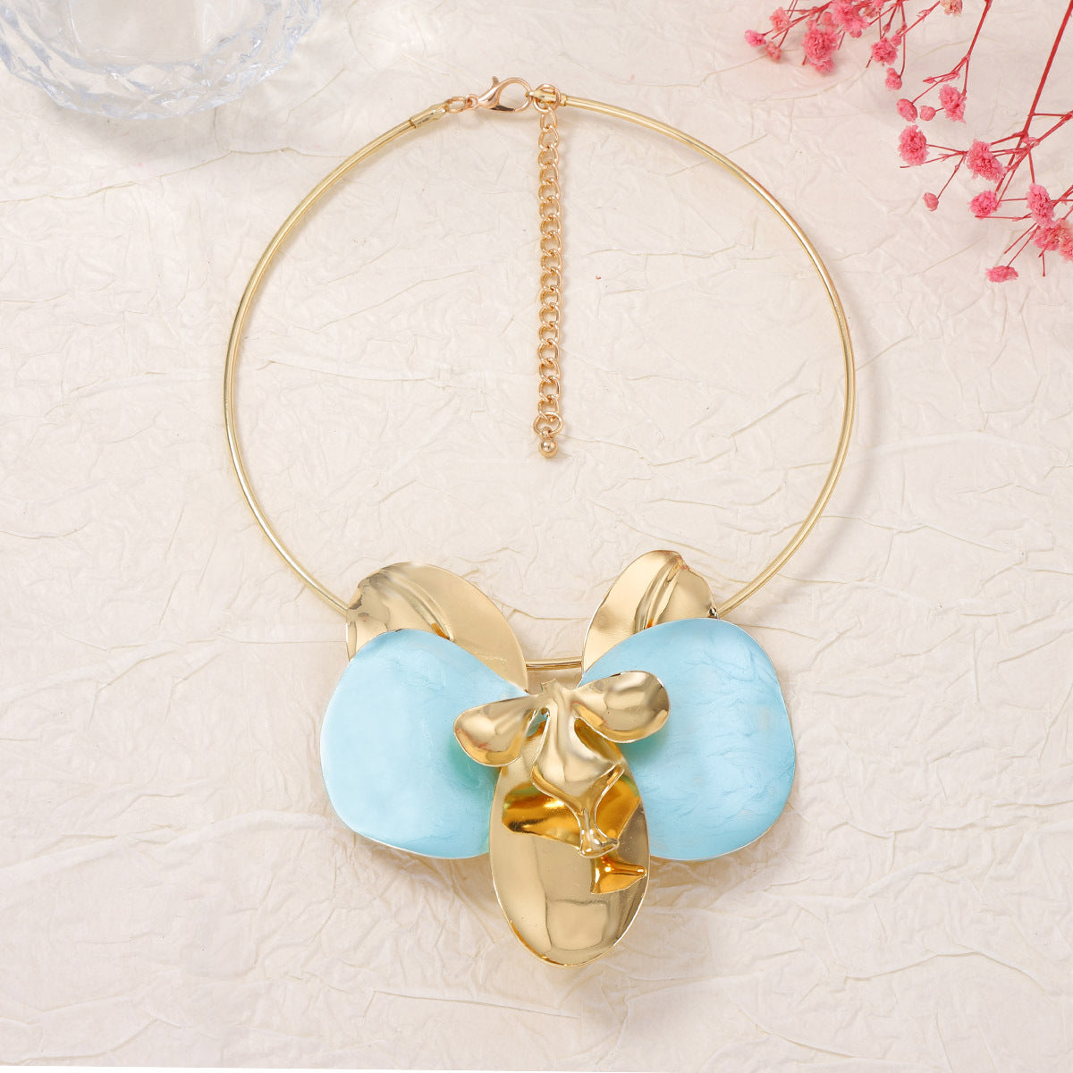 Bohemian Vintage Statement Metal Drop Oil Flower Pendant Necklace - Unique Casual Jewelry for Women