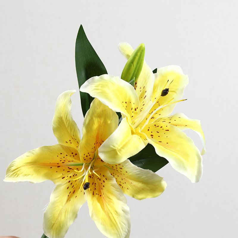 Stunning 3-Head Artificial Lily Flower Bouquet - Perfect Home Decor for Living Rooms, Dining Tables, and Outdoor Displays