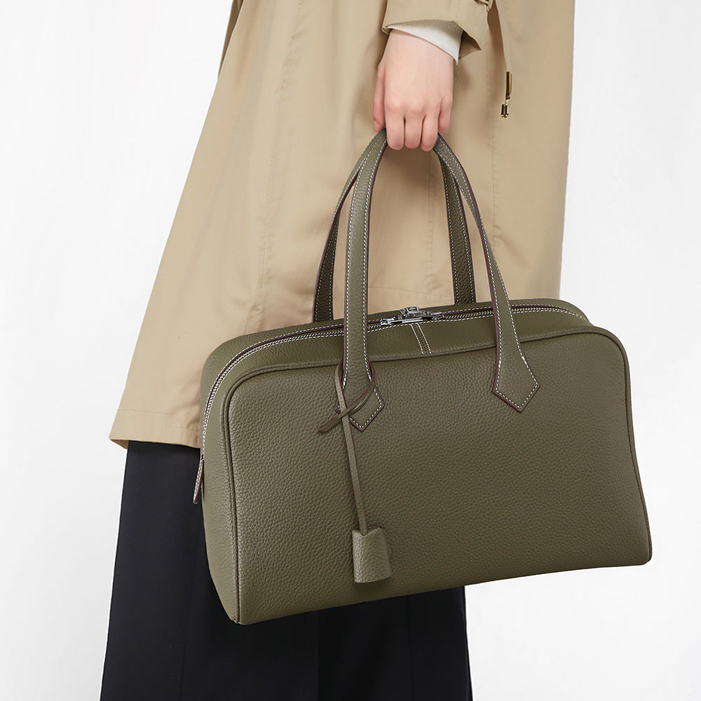 Luxurious Genuine Leather Tote Bag for Women Versatile Commute Essential Handbag Grain Cowhide Design