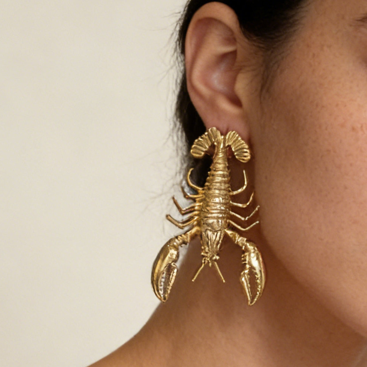 Chic Minimalist Retro Alloy Lobster Earrings - Unique Ocean-Inspired Jewelry for Effortless Vacation Style