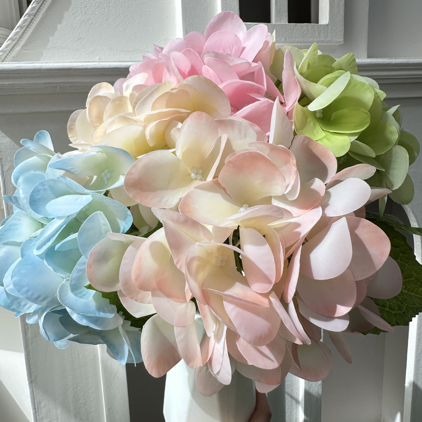 Elegant  Fabric 18-Piece Hydrangea Bouquet Set - Luxurious Floral Decor for Weddings, Home, and Holidays