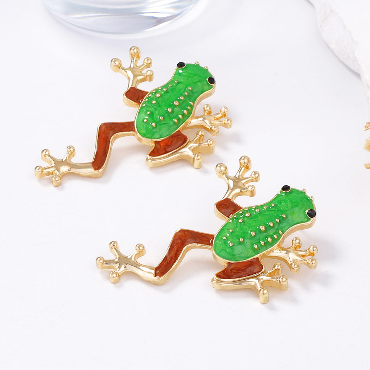 Unique and Creative Cartoon Frog Alloy Drop Earrings – Trendy Green Dangle Earrings for Women – Minimalist Design for Individual Style