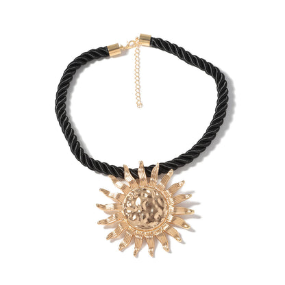 Minimalist Sunflower Alloy Pendant Necklace – Versatile Beach Vacation Style for Trendy Women