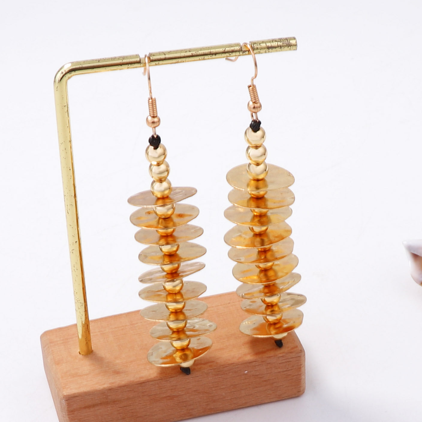 Trendy Vintage-Inspired Metal Geometric Round Disk Drop Earrings - Chic Punk Luxe Style Perfect for Casual Outfits