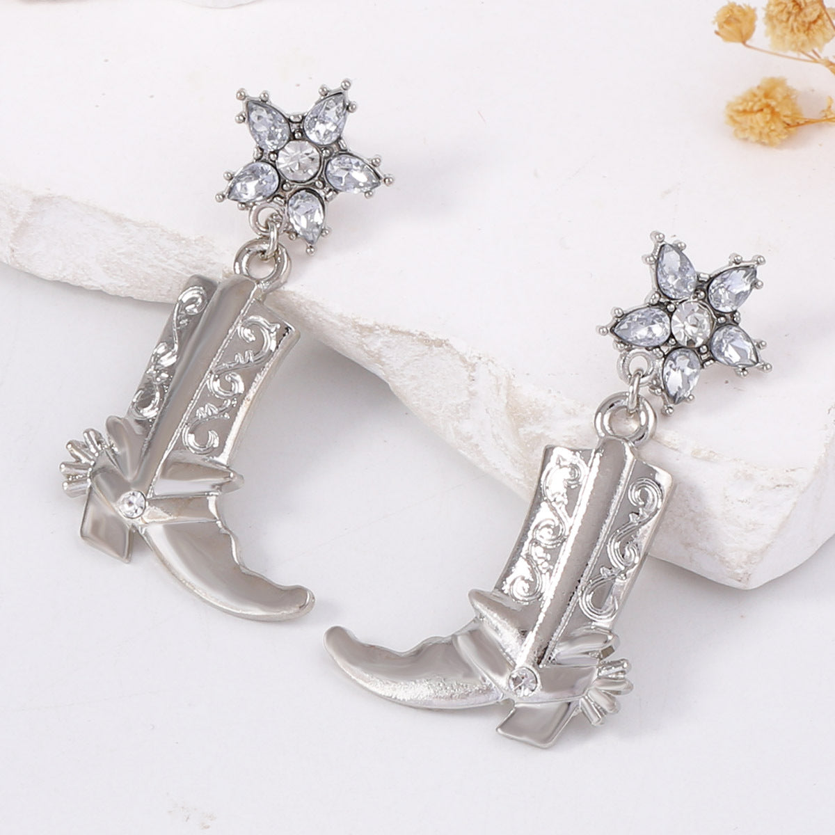 Chic Minimalist Alloy & Zircon Star Boots Pendant Earrings – Western Cowboy-Inspired Women’s Jewelry for Effortless Style