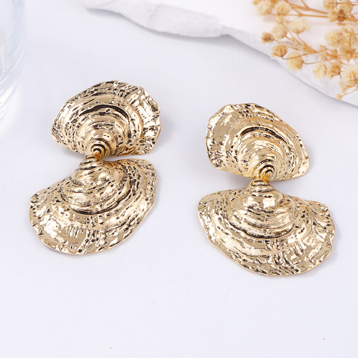 Chic Vintage-Inspired Alloy Double Shell Drop Earrings – Elegant Beach Vacation Accessory for a Stylish Look