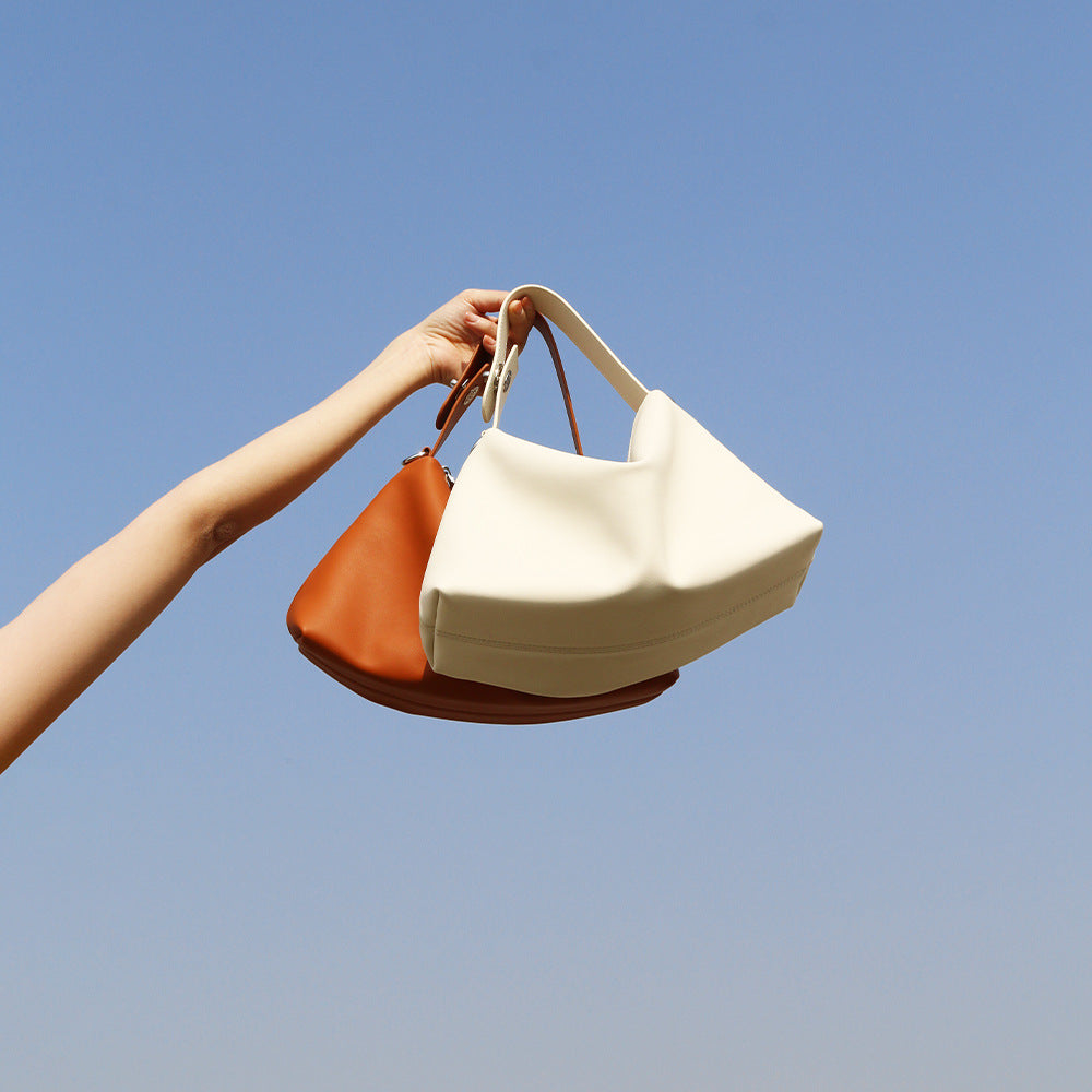 Genuine Leather Shoulder Bag for Women Large Capacity Spring Makeup Tote in Minimalist Design