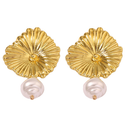 Minimalist Gold Pearl Design  Luxurious Personality Earrings – Chic Studs for Every Occasion