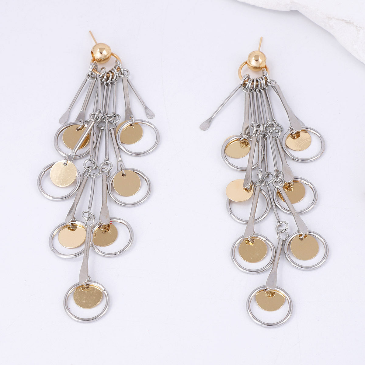 Chic Lightweight Two-Tone Metal Pendant with Modern Geometric Design – Long Tassel Earrings for a Fashion-Forward Look