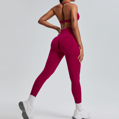 Seamless Slim Fit Yoga Set for Women Peach Lift High Waisted Leggings Fitted Activewear for Cycling Gym and Fitness Workouts