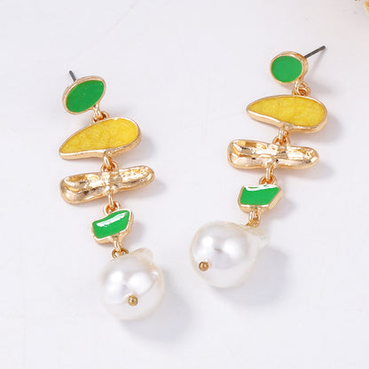 Chic Irregular Geometric Pearl Inlaid Earrings for a Fresh, Versatile Look – Perfect for Trendy Young Women!