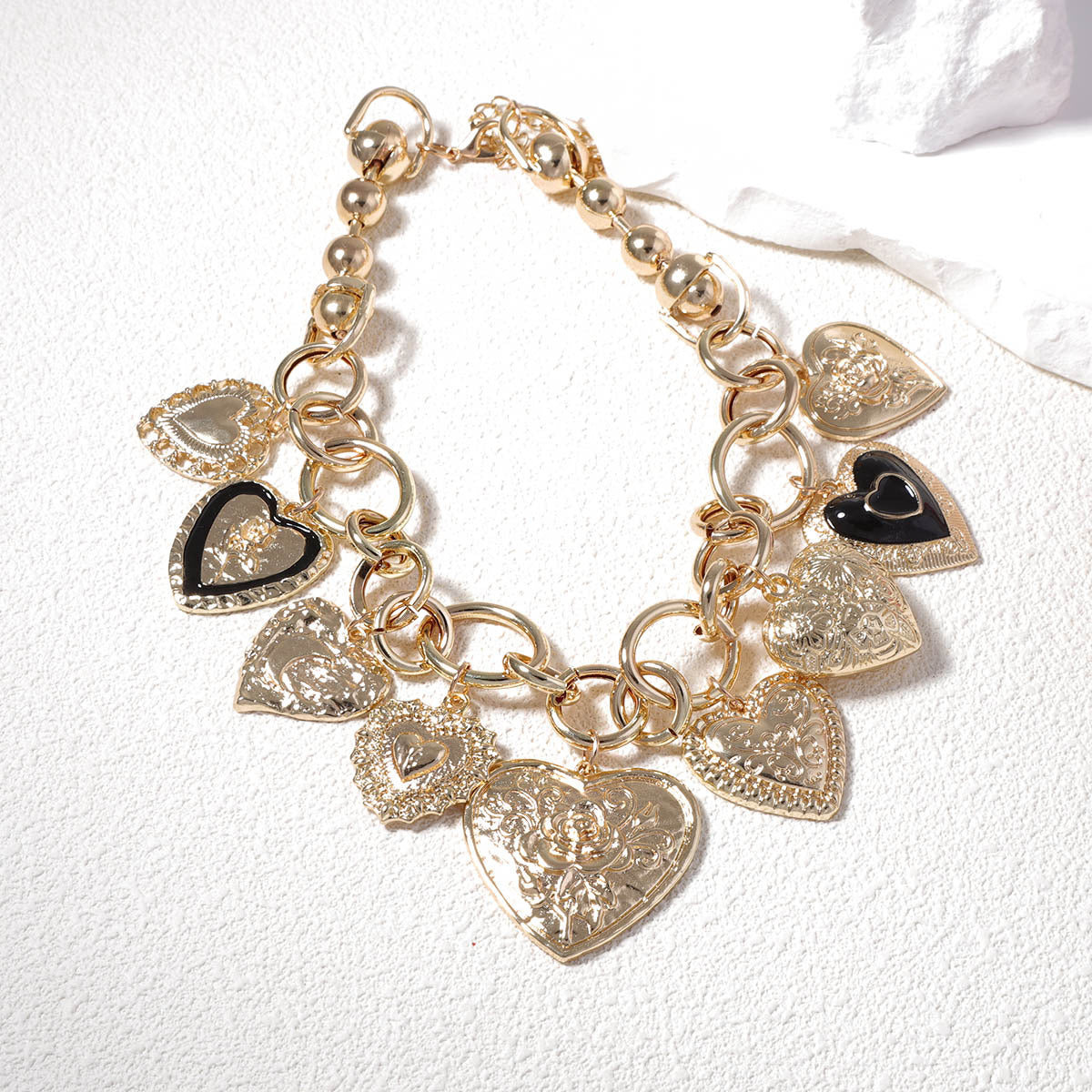 Personalized Vintage-Inspired High-End Design Chain Alloy Heart Pendant Necklace - Stylish Options for Casual Women's Wear