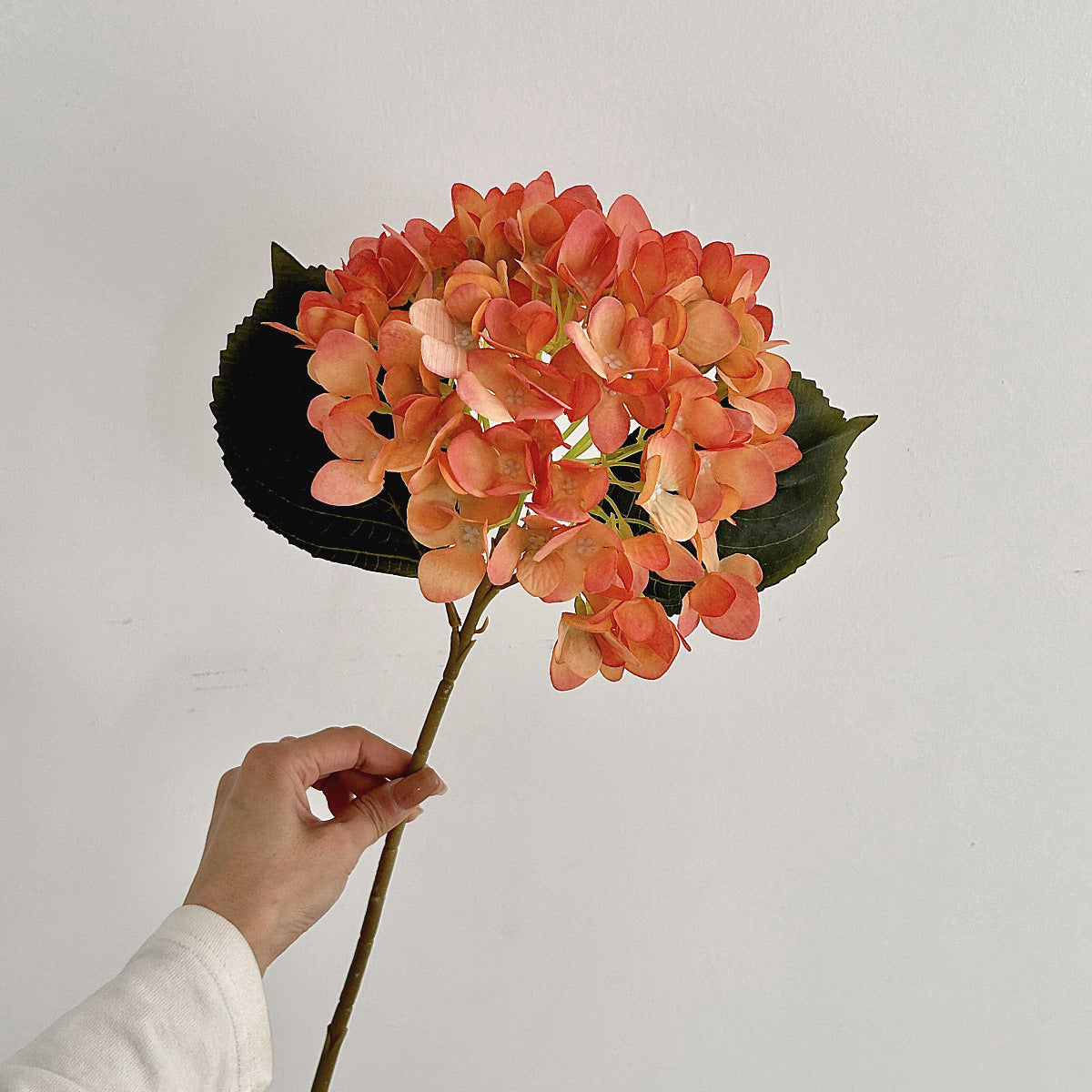 Hydrangea Faux Flower – Realistic Touch, Perfect for Living Room & Dining Table Decor, Elegant Centerpiece for Home & Office