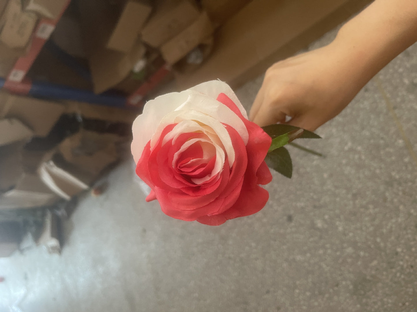 Stunning Single Silk Rose - Realistic Faux Flower for Outdoor Weddings, Valentine's Day Gifts, and Romantic Decor