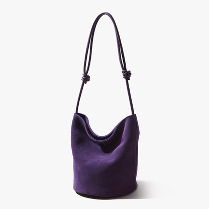 Elegant High Quality Cowhide Drawstring Bucket Bag Vintage Leather Tote for Women Spacious Design for Commuting and Daily Use