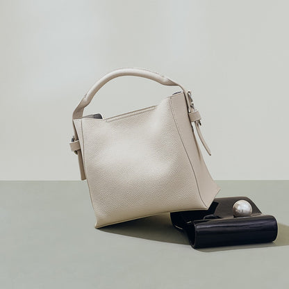 Genuine Leather Women's Bucket Bag First Layer Cowhide Unique Design Spacious Capacity Versatile Tote and Shoulder Bag