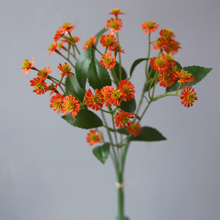 Elegant Artificial Chamomile Flowers for Stunning Floral Arrangements - Perfect Décor for Your Living Room