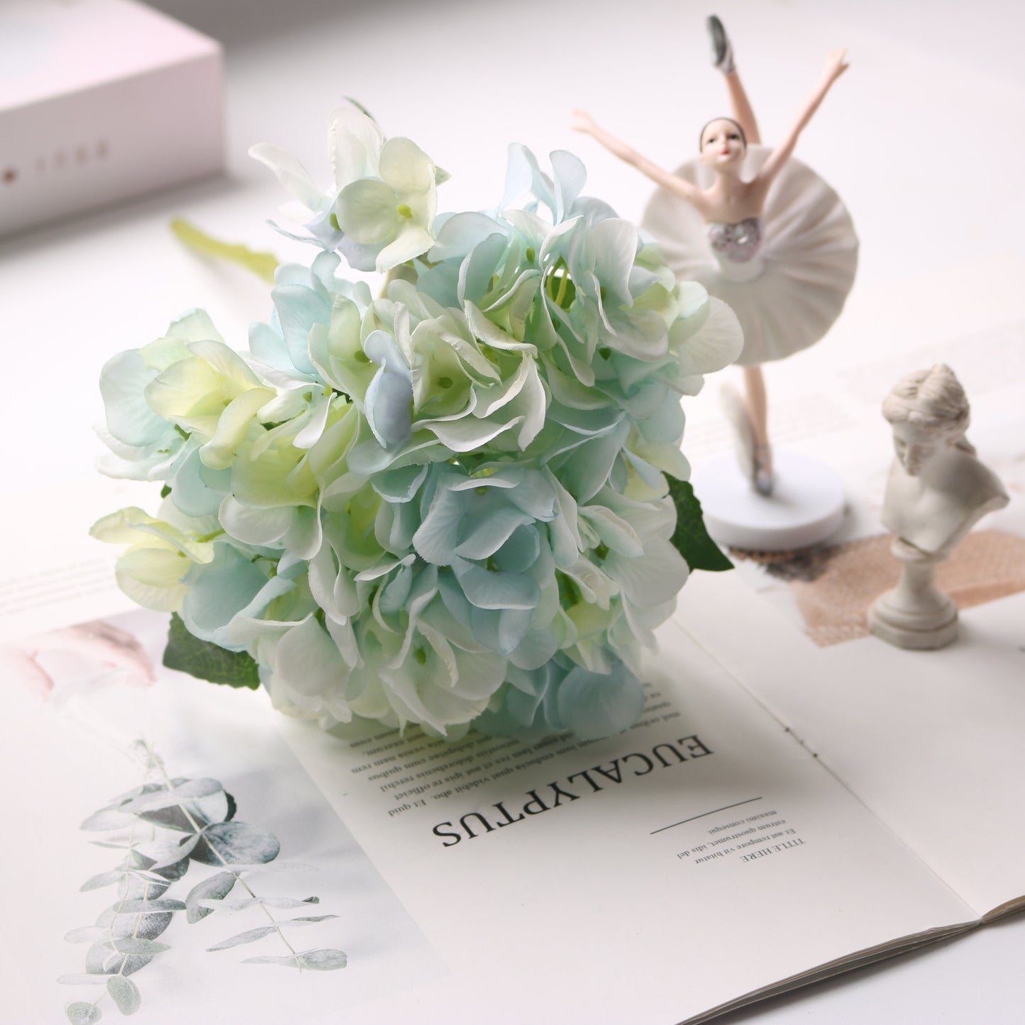 Elegant Korean-Style Artificial Hydrangea Bouquet - Stunning Floral Arrangement for Dining Table and Living Room Décor, Perfect for Home and Event Styling