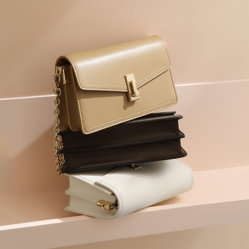 Chic Korean Genuine Leather Women's Crossbody Bag Chain Strap Shoulder Bag for a Sophisticated Look Minimalist Envelope Design for Commuting Everyday Use