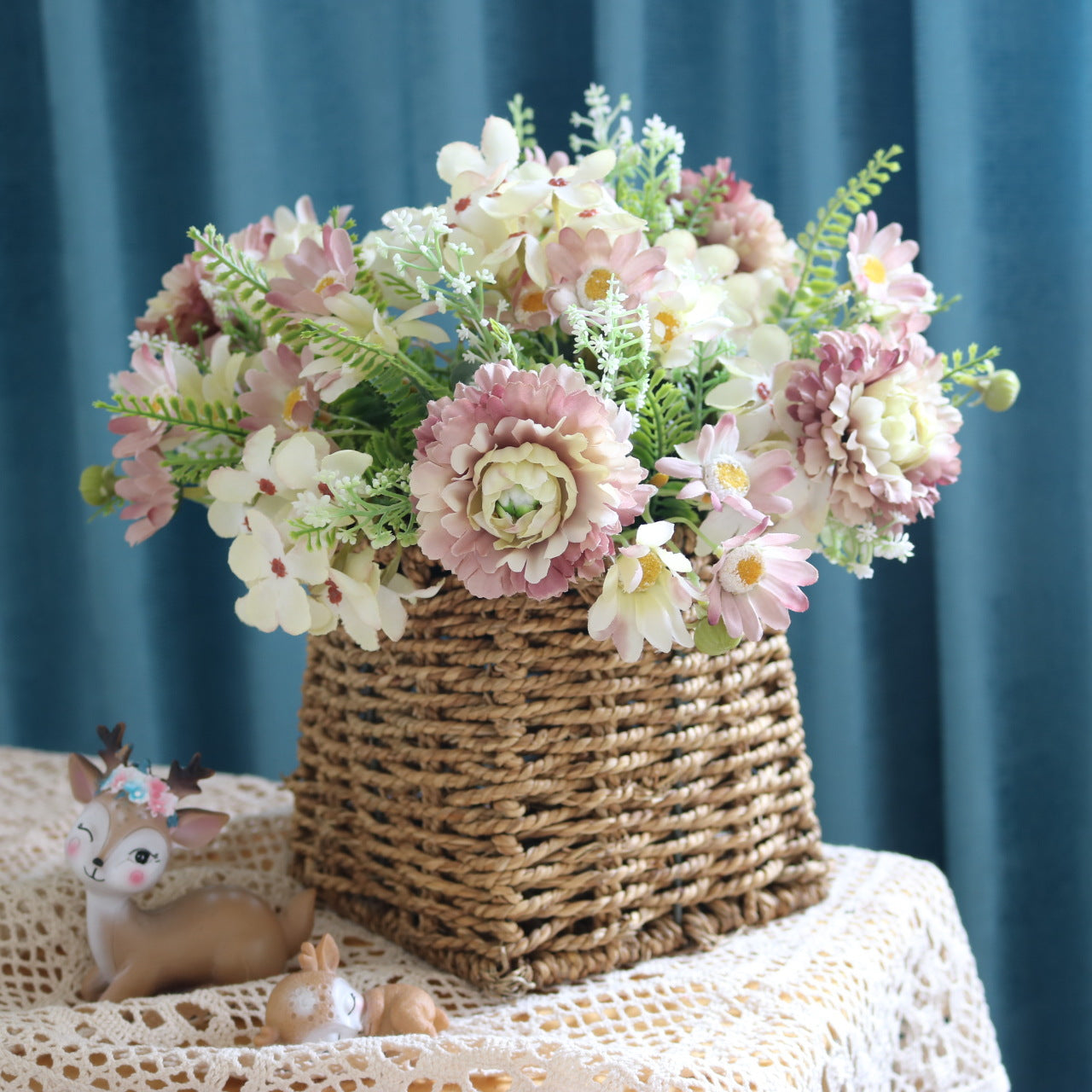 Beautiful Artificial Floral Arrangement Featuring Hydrangeas, Peonies, and Daisies for Wedding Photography Props and Elegant Home Decor – Lifelike Faux Flower Bouquet for a Rustic Chic Aesthetic