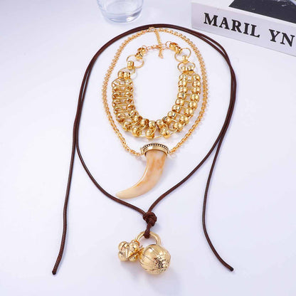 Stylish Layered Animal Horn Pendant Necklace for Women – Trendy Multi-Layered Semi-Luxe Alloy Geometric Jewelry Piece