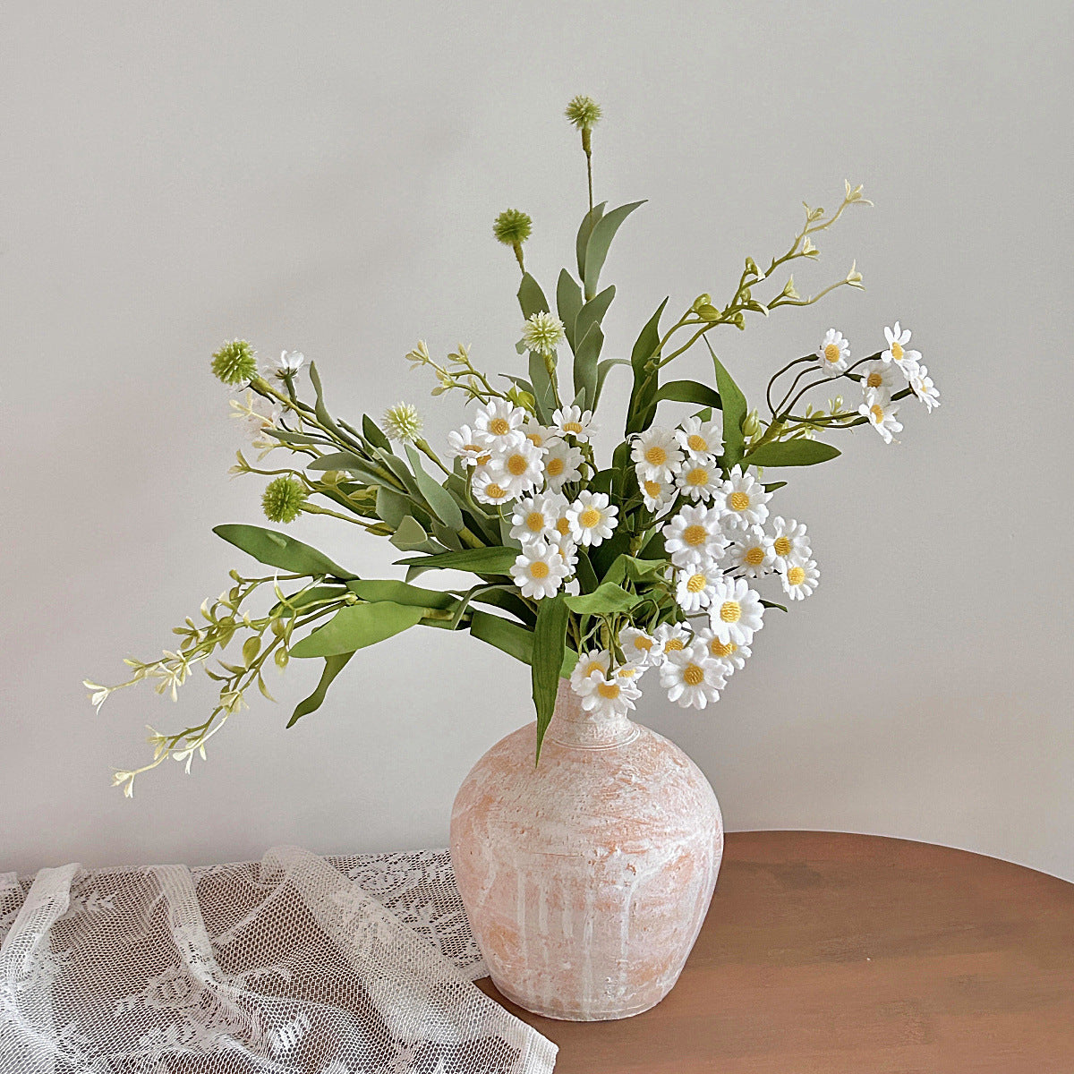 Autumn-Inspired Artificial Chamomile Flower Bouquet - Vibrant Faux Daisy Floral Arrangement for Home Decoration, Table Centerpieces, and Photography Props