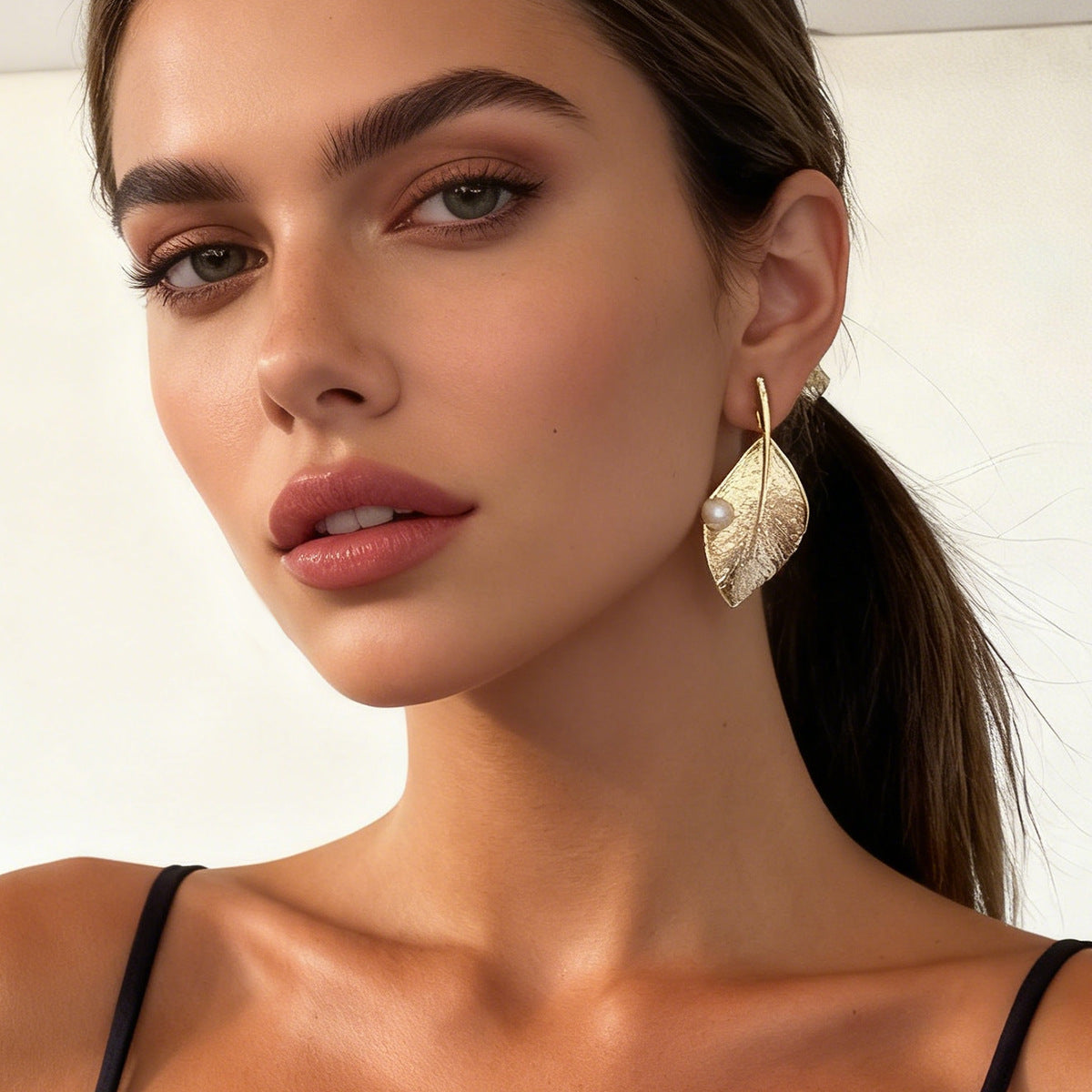Chic Lightweight Alloy Leaf Stud Earrings with Faux Pearls - Elegant and Versatile Jewelry for Women