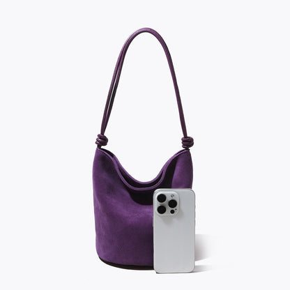 Elegant High Quality Cowhide Drawstring Bucket Bag Vintage Leather Tote for Women Spacious Design for Commuting and Daily Use