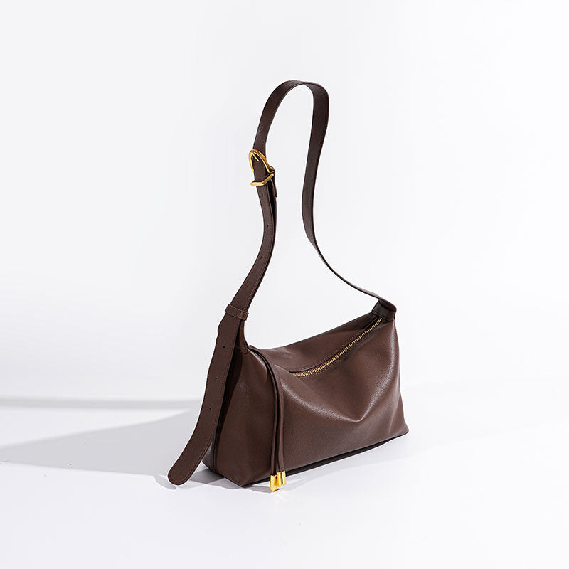 Chic Soft Leather Shoulder Dumpling Bag Crossbody Tote for Early Fall Commuter Essential in Genuine Leather with Luxury Feel