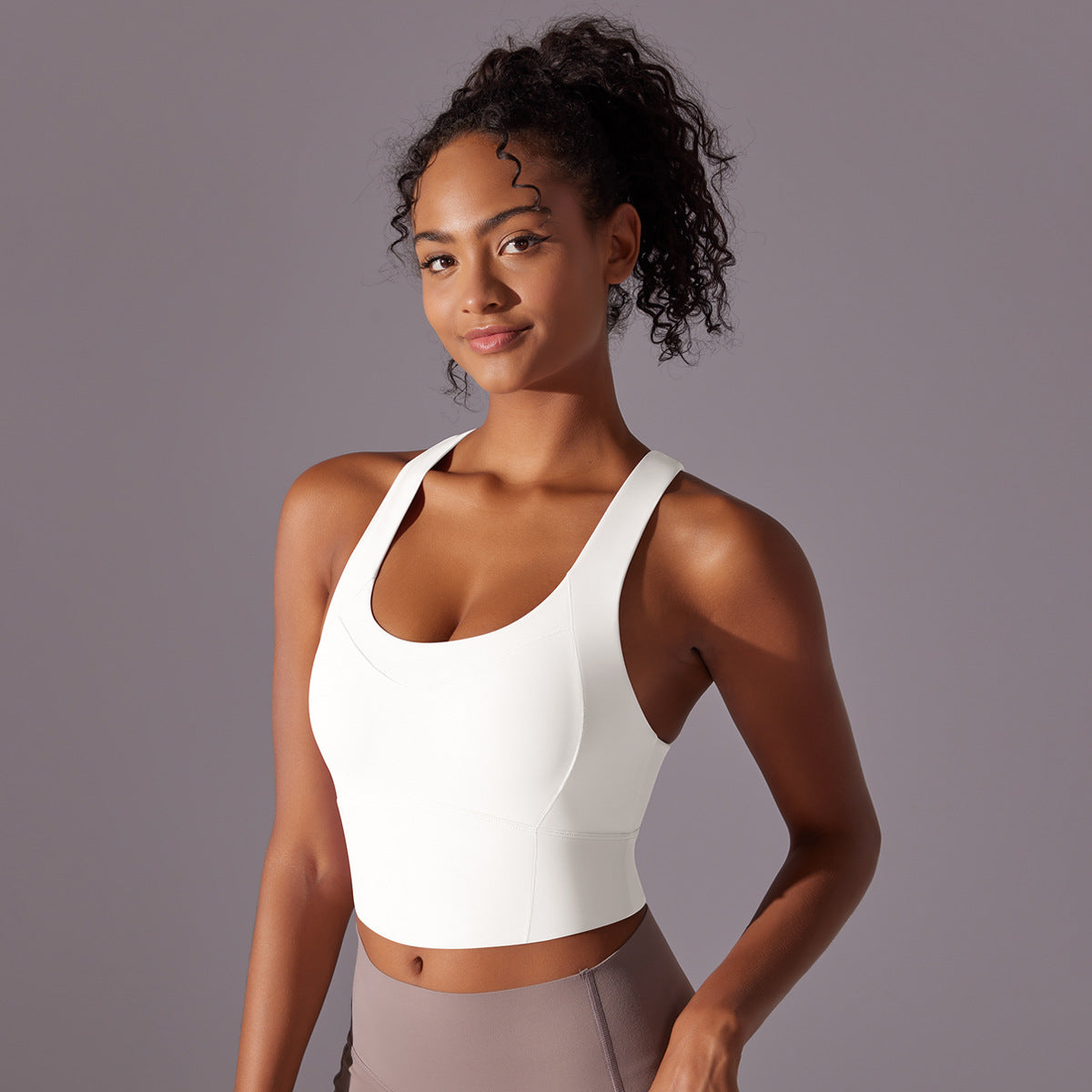 Seamless Sports Bra with Molded Cups Women's Yoga and Running Top for Maximum Support and Comfort