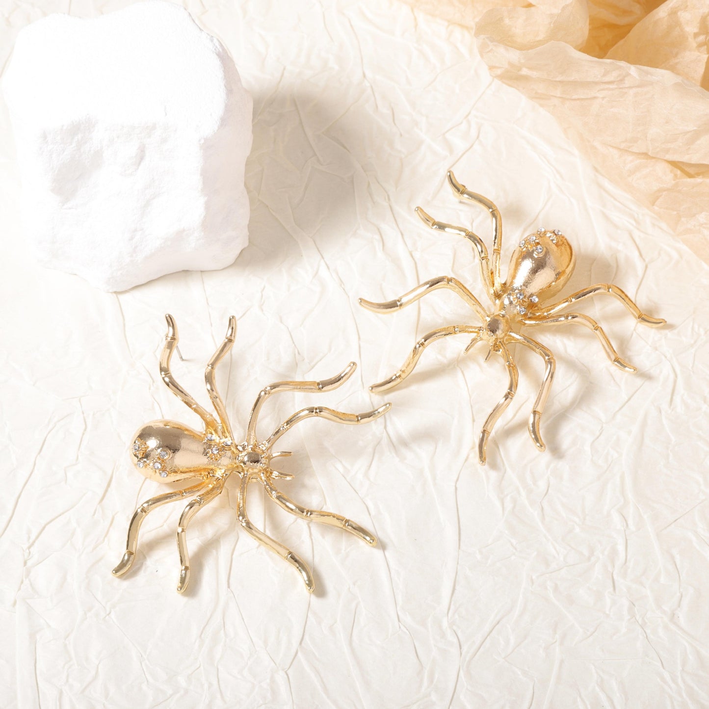 Trendy Urban Chic Oversized Alloy Spider Stud Earrings - Unique Alternative Design for Bold Fashion Statements